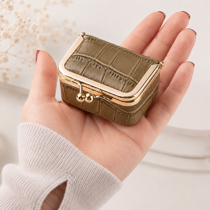 no-repeat center / cover url('https://cdn.shopify.com/s/files/1/0630/7155/1565/files/Croco_Brown_swatch.jpg?v=1782040429')